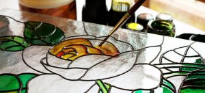 how do stained glass windows work