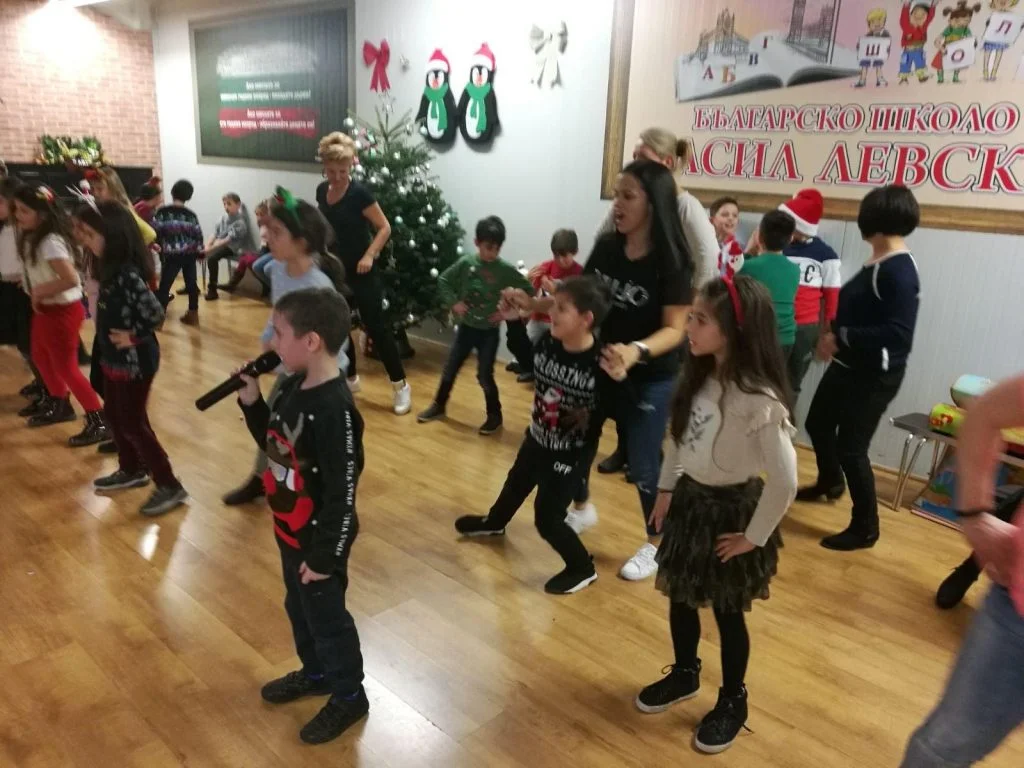 kids dancing