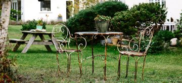 rusty metal furniture - how to remove rust