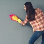 How to clean walls before painting them