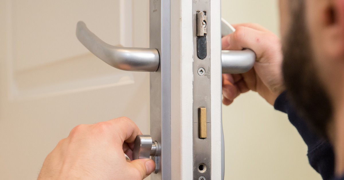 How To Fit A Bathroom Thumb Turn Lock Fantastic Services - How To Remove Bathroom Door Lock
