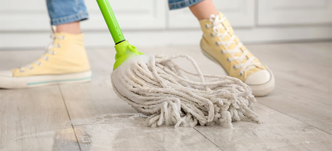 Monthly kitchen cleaning checklist, mopping the floor