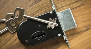 How to fit mortice lock